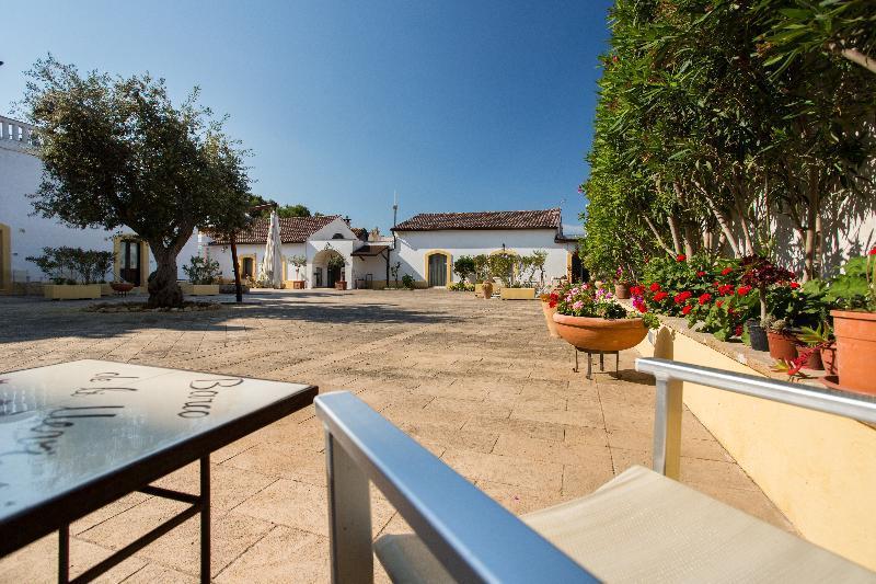 Tenuta Del Barco Winerestaurant And Hospitality Pulsano Exterior photo