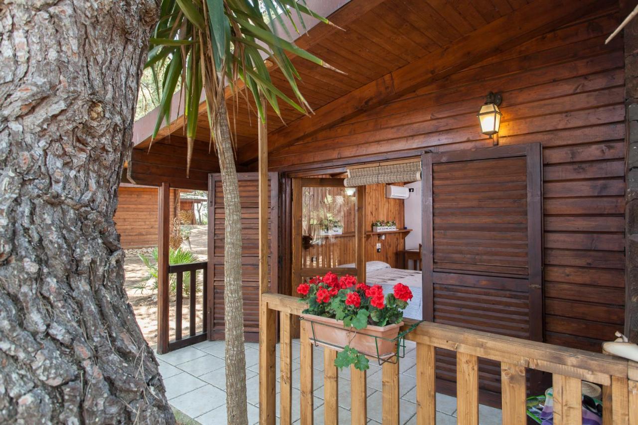 Tenuta Del Barco Winerestaurant And Hospitality Pulsano Room photo