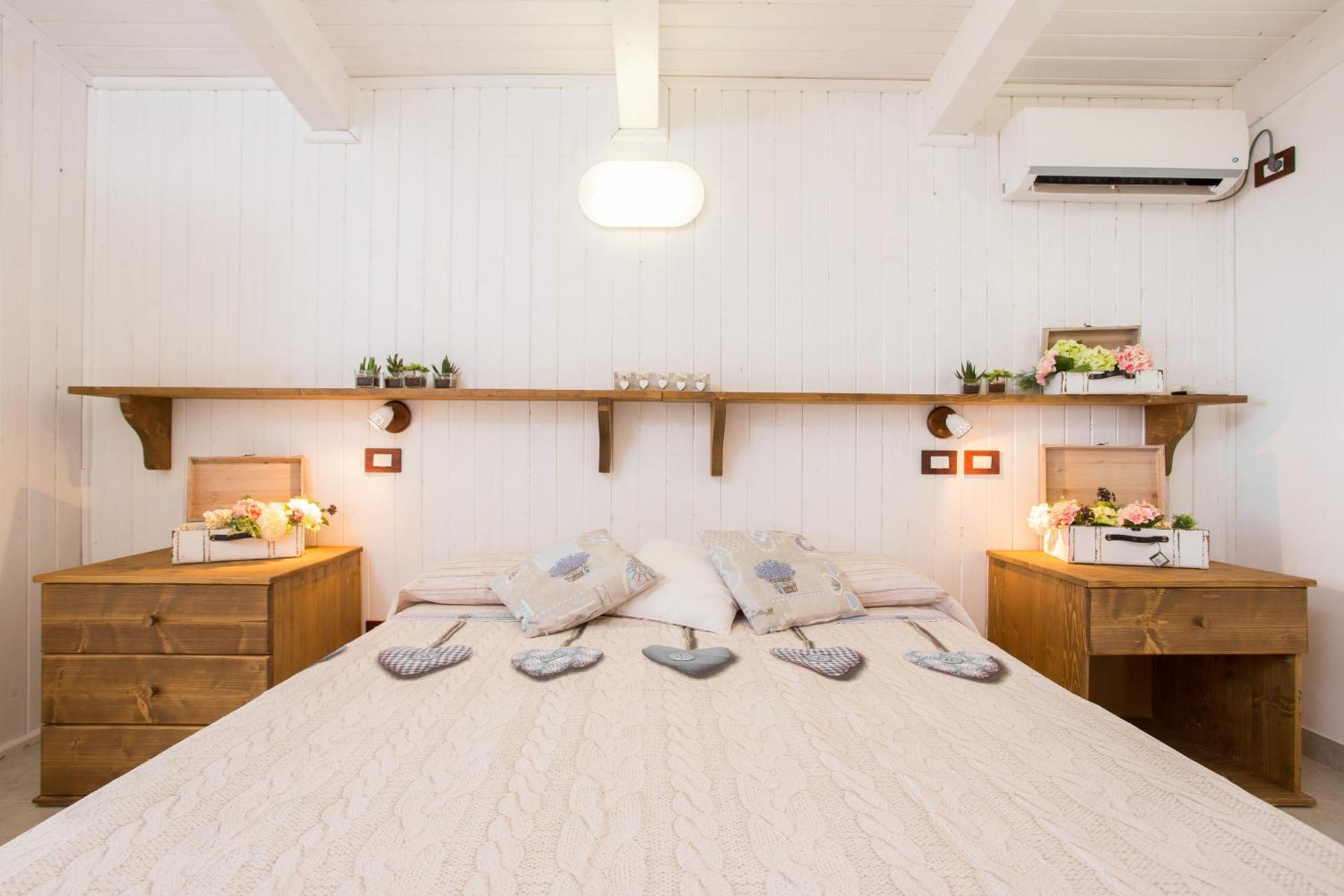 Tenuta Del Barco Winerestaurant And Hospitality Pulsano Room photo